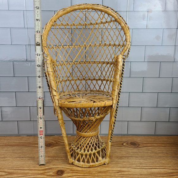 Vintage wicker chair plant stand - Picture 4 of 8